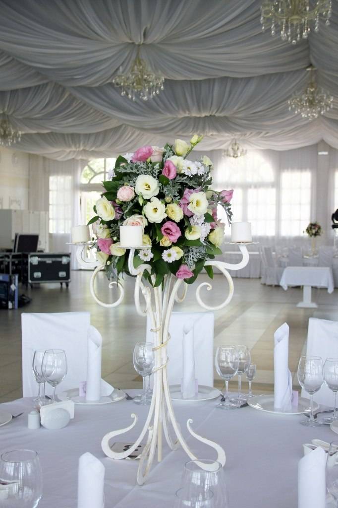 Живі квіти на весіллі - це завжди прекрасно.