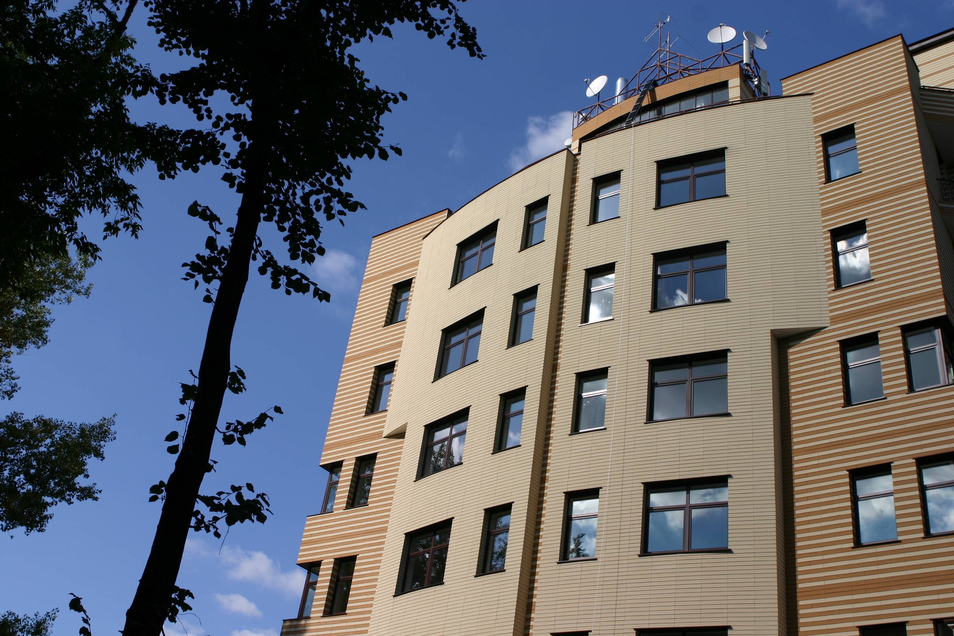 Жилой дом. Утепление системой вентилируемого фасада SCANROC