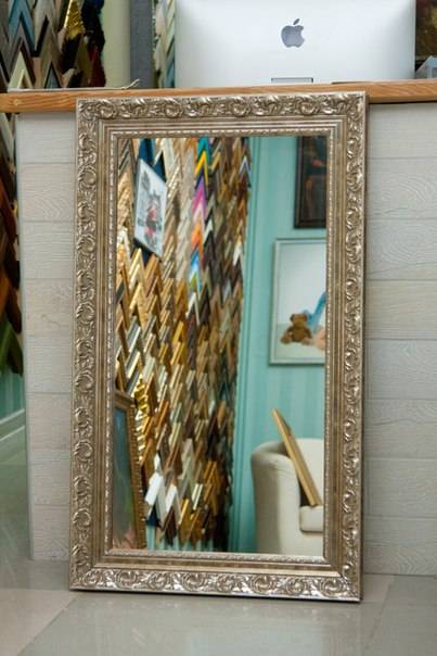Оформление зеркал в багетные рамы