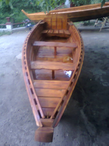 Лодка для водоемов