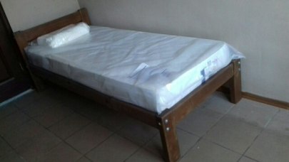 Матрац та ліжко за низькою ціною.